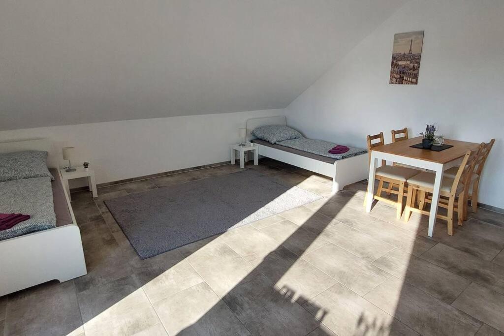 Grosse Tolle 4 Zimmer Ferienwohnung Im Herzen Des Odenwaldes Moerlenbach Luaran gambar