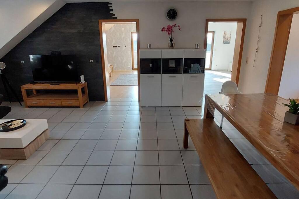 Grosse Tolle 4 Zimmer Ferienwohnung Im Herzen Des Odenwaldes Moerlenbach Luaran gambar