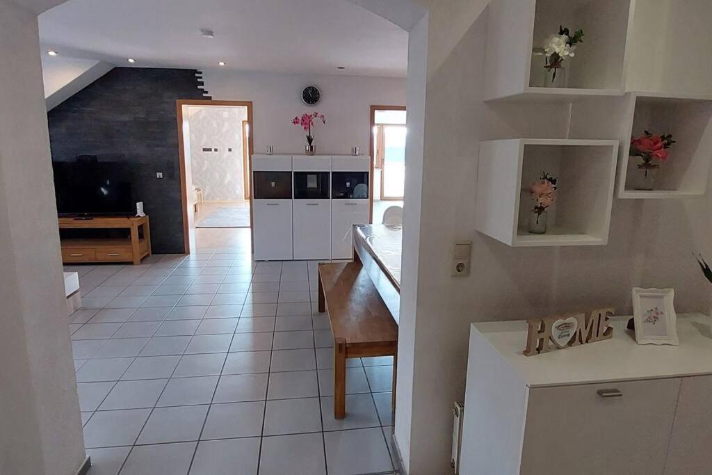 Grosse Tolle 4 Zimmer Ferienwohnung Im Herzen Des Odenwaldes Moerlenbach Luaran gambar